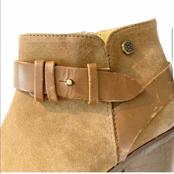 Bussola Reikiavik Taupe Suede Booties - Picture 2 of 10